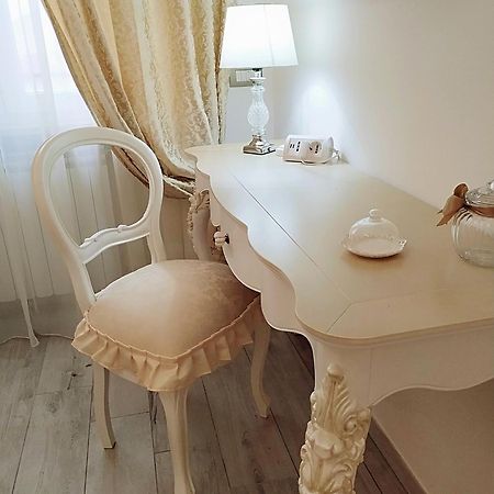 Alloggio Turistico Giulietta E Romeo - Intero Appartamento - Villafranca Di Verona, Zimmer, Holiday Rooms Exterior foto